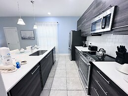 Balmoral Resort-213al 3 Bedroom Home by RedAwning