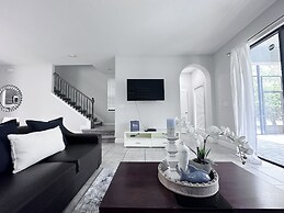 Balmoral Resort-213al 3 Bedroom Home by RedAwning