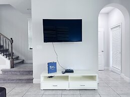 Balmoral Resort-213al 3 Bedroom Home by RedAwning