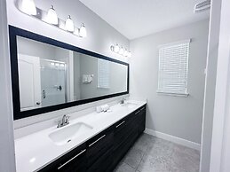 Balmoral Resort-213al 3 Bedroom Home by RedAwning