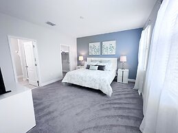 Balmoral Resort-213al 3 Bedroom Home by RedAwning