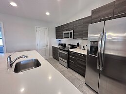 Balmoral Resort- 111kb 2 Bedroom Townhouse by RedAwning