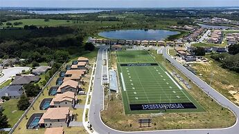 Balmoral Resort-224mcv 4 Bedroom Home by RedAwning