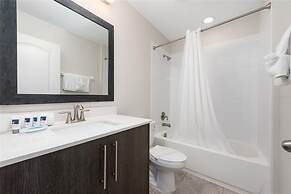 Balmoral Resort-224mcv 4 Bedroom Home by RedAwning