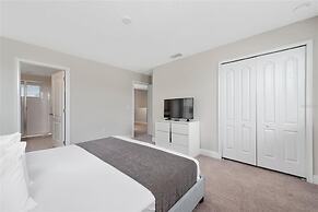 Balmoral Resort-224mcv 4 Bedroom Home by RedAwning