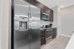 Balmoral Resort-224mcv 4 Bedroom Home by RedAwning