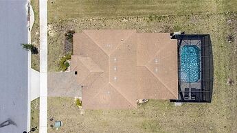 Balmoral Resort-224mcv 4 Bedroom Home by RedAwning