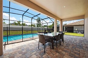 Balmoral Resort-224mcv 4 Bedroom Home by RedAwning