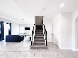 Balmoral Resort-210bp 4 Bedroom Home by RedAwning