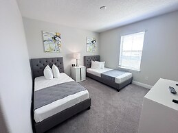 Balmoral Resort-210bp 4 Bedroom Home by RedAwning