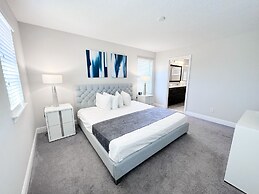 Balmoral Resort-210bp 4 Bedroom Home by RedAwning