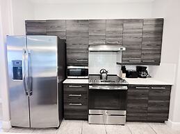 Balmoral Resort-210bp 4 Bedroom Home by RedAwning