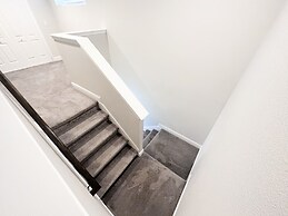 Balmoral Resort-210bp 4 Bedroom Home by RedAwning