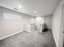 Balmoral Resort-210bp 4 Bedroom Home by RedAwning