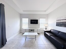 Balmoral Resort-210bp 4 Bedroom Home by RedAwning