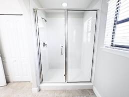 Balmoral Resort-210bp 4 Bedroom Home by RedAwning