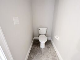 Balmoral Resort-210bp 4 Bedroom Home by RedAwning