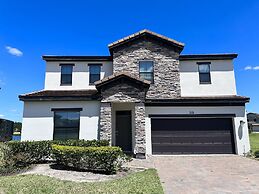 Balmoral Resort-210bp 4 Bedroom Home by RedAwning