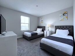 Balmoral Resort-232mcv 4 Bedroom Home by RedAwning
