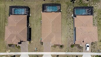 Balmoral Resort-222mcv 4 Bedroom Home by RedAwning