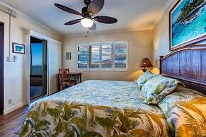 Menehune Shores, #210 3 Bedroom Condo by RedAwning