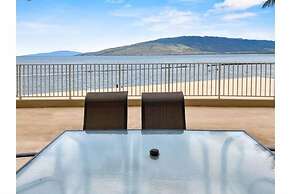 Menehune Shores, #210 3 Bedroom Condo by RedAwning