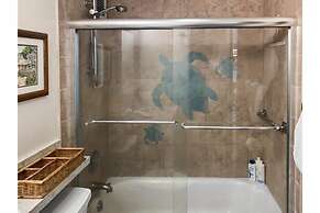 Menehune Shores, #210 3 Bedroom Condo by RedAwning