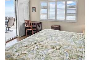 Menehune Shores, #210 3 Bedroom Condo by RedAwning