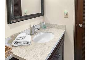 Menehune Shores, #210 3 Bedroom Condo by RedAwning