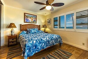 Menehune Shores, #210 3 Bedroom Condo by RedAwning
