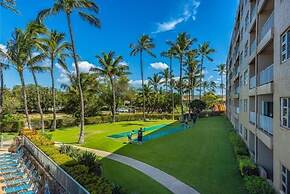 Menehune Shores, #210 3 Bedroom Condo by RedAwning