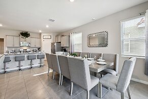 7704oml-solterra Resort 7 Bedroom Home by RedAwning