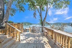 Lakeside Paradise: 4br Retreat On Neely Henry Lake 4 Bedroom Home by R
