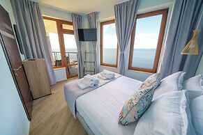 DOLPHIN BAY BOUTIQUE COMPLEX Sozopol