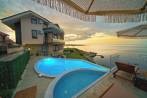 DOLPHIN BAY BOUTIQUE COMPLEX Sozopol