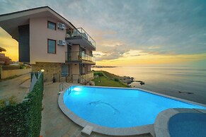DOLPHIN BAY BOUTIQUE COMPLEX Sozopol