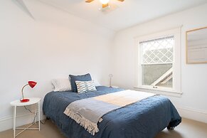 Lowry Hill Flats