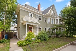 Lowry Hill Flats