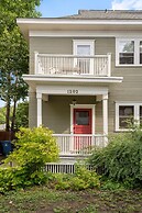 Lowry Hill Flats