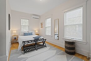 Lowry Hill Flats