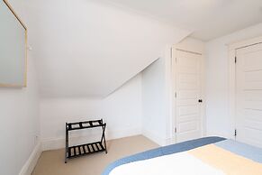 Lowry Hill Flats