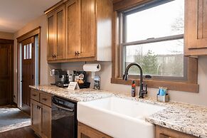 Somerset River Retreat