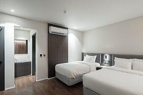 Cloudin Hotel Mokpo Peace Square branch