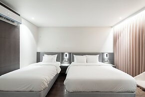 Cloudin Hotel Mokpo Peace Square branch