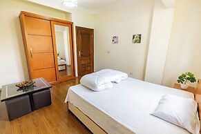 Hibiscus Haven Suite