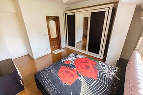 Hibiscus Haven Suite