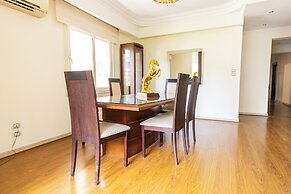 Hibiscus Haven Suite