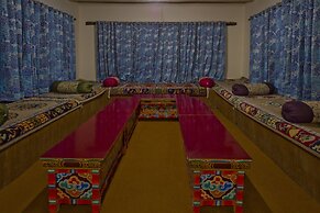 Pangong Retreat Camp