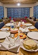 Pangong Retreat Camp