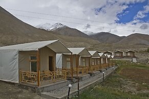 Pangong Retreat Camp